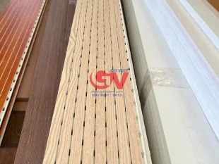 Tấm nhựa PVC tiêu âm xẻ rãnh vân gỗ chống mối mọt