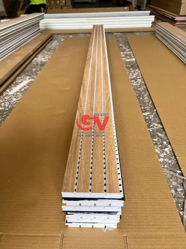 Tấm nhựa PVC tiêu âm xẻ rãnh ốp tường trang trí – Gỗ Việt