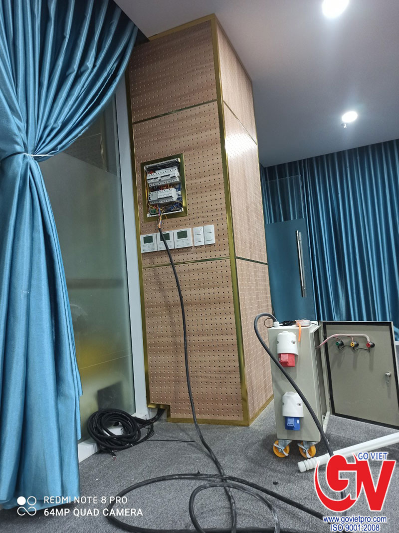 Công trình thi công Hội trường Công Ty TNHH Tincons với Ván nhựa PVC tiêu âm đục lỗ