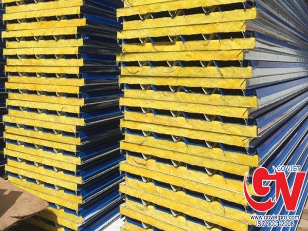 Panel glasswool 5 sóng chuyên dụng cho các công trình có mái.