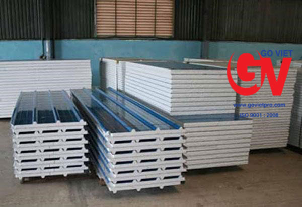 Tấm cách nhiệt dùng cho mái tôn chất lượng cao