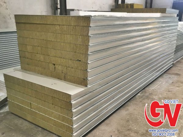 Làm cửa chống cháy bằng Panel Rockwool đạt chuẩn PCCC 2026 2 Sản xuất Panel Rockwool