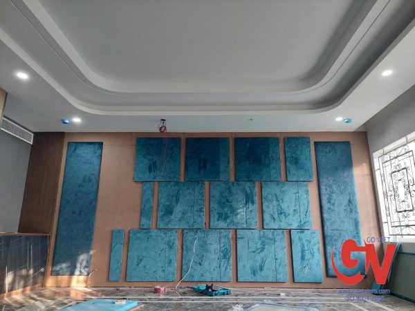 Vách Tiêu Âm Là Gì? Cấu Tạo, Phân Loại Và Nguyên Lý Hoạt Động 5 Lớp bề mặt vách tiêu âm giúp âm thanh đi vào cấu trúc hấp thụ âm