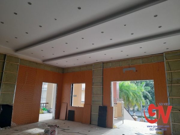 Vách Tiêu Âm Là Gì? Cấu Tạo, Phân Loại Và Nguyên Lý Hoạt Động 2 Thi công vách tiêu âm cho công trình dân dụng