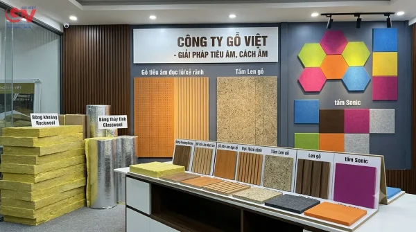 Trưng bày các giải pháp vật liệu cách âm và tiêu âm bao gồm Bông khoáng Rockwool, Bông thủy tinh Glasswool, Gỗ tiêu âm đục lỗ, Tấm Sonic và Tấm len gỗ tại Công ty Gỗ Việt.