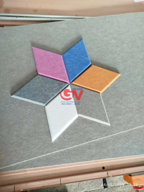 Tấm nỉ tiêu âm cắt CNC tạo hình ngôi sao phối nhiều màu tại Gỗ Việt