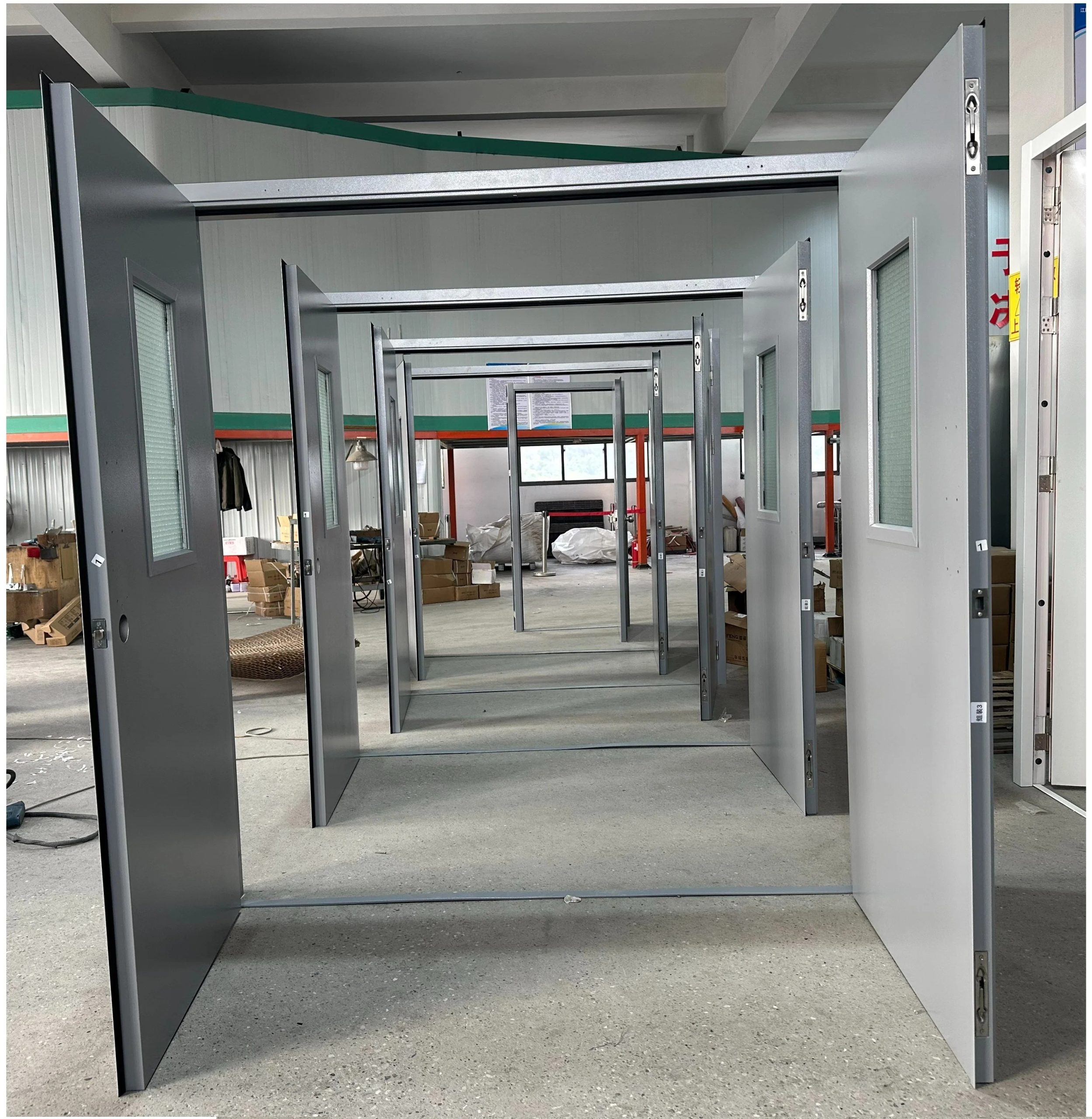 Cửa thép chống cháy có ô kính Gỗ Việt và những ưu điểm nổi bật 2 Cửa thép chống cháy có ô kính sản xuất theo yêu cầu