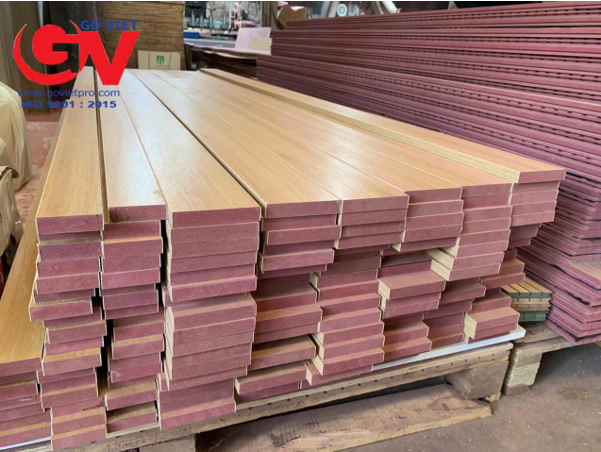 Sản xuất và thi công vách tiêu âm vân gỗ chống cháy, chống ẩm 