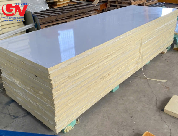 gia-tam-panel-pvc-khang-axit