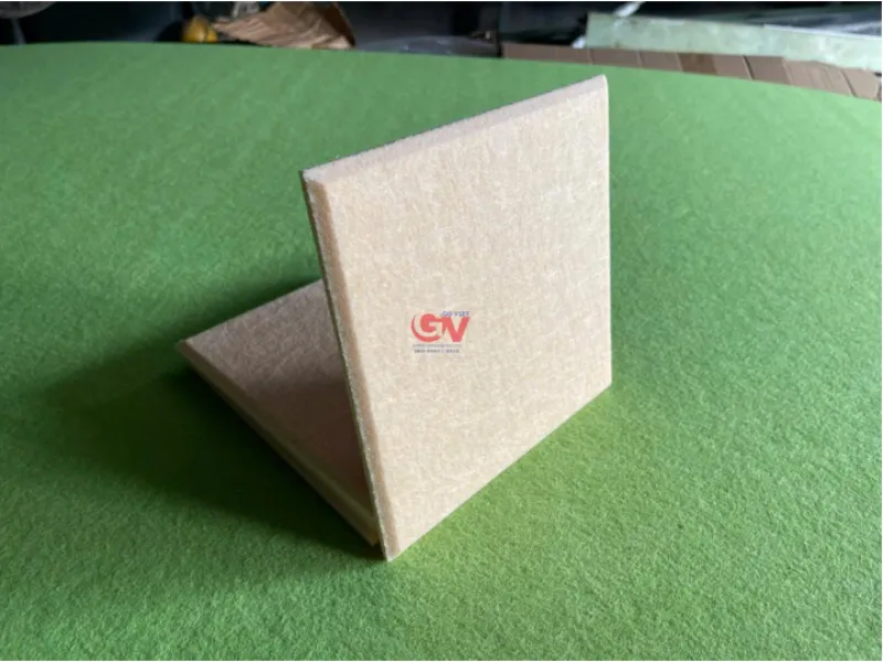so-sanh-polyester-fiber-va-wood-wool