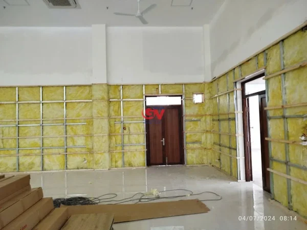 Thi công vách cách âm sử dụng bông khoáng Rockwool và Glasswool ngăn tiếng ồn bên ngoài cho phòng họp