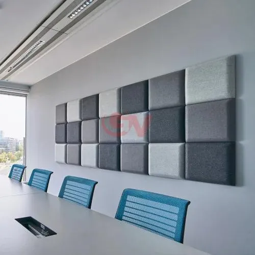 Hệ thống tấm vải nỉ tiêu âm phòng họp lắp dọc theo bàn ban giám đốc